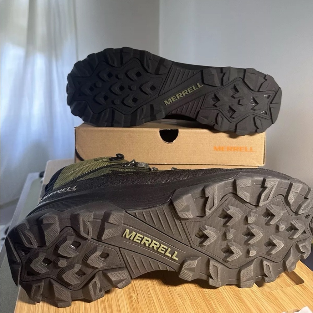 Merrell Green and Black Men's Boots - Picture 5 of 5